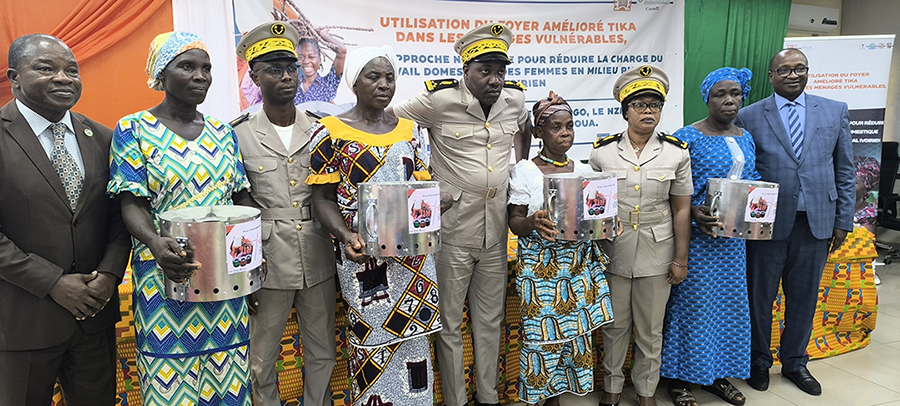 Cérémonie de lancement de distribution des foyers améliorés dans la région du N’zi
